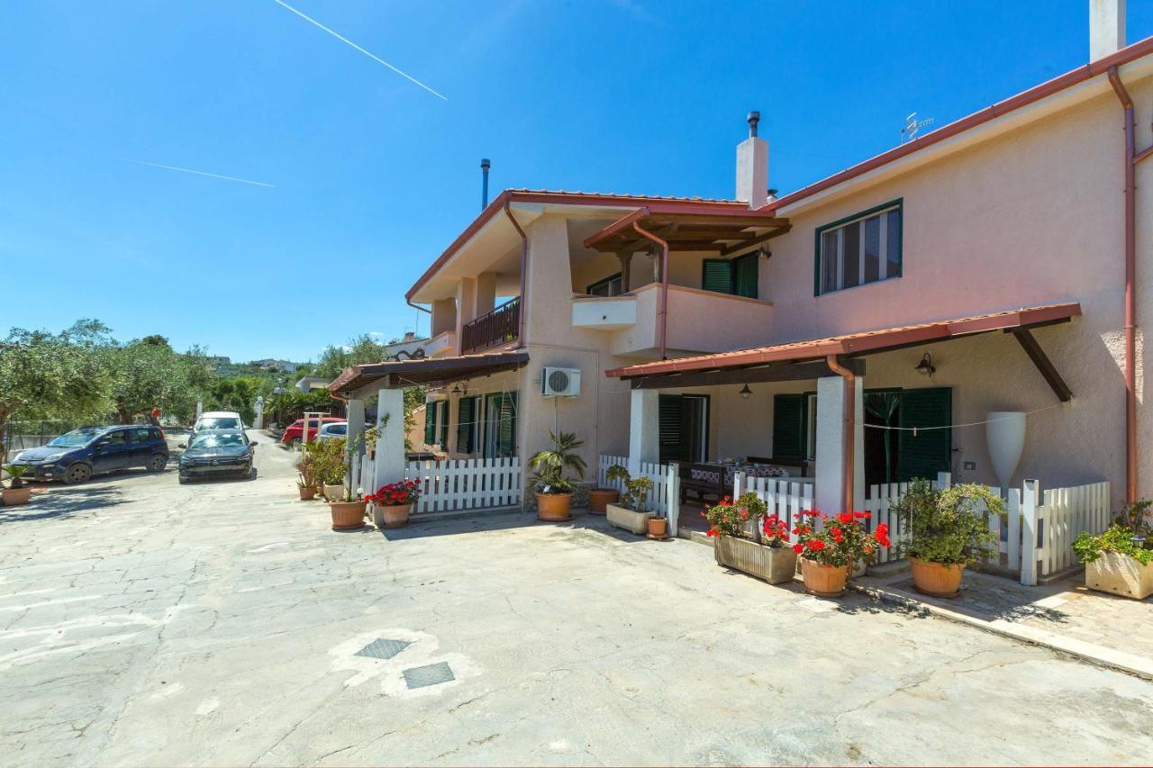 Il Bacio Del Sole By Barbarhouse Apartment Vieste Ngoại thất bức ảnh